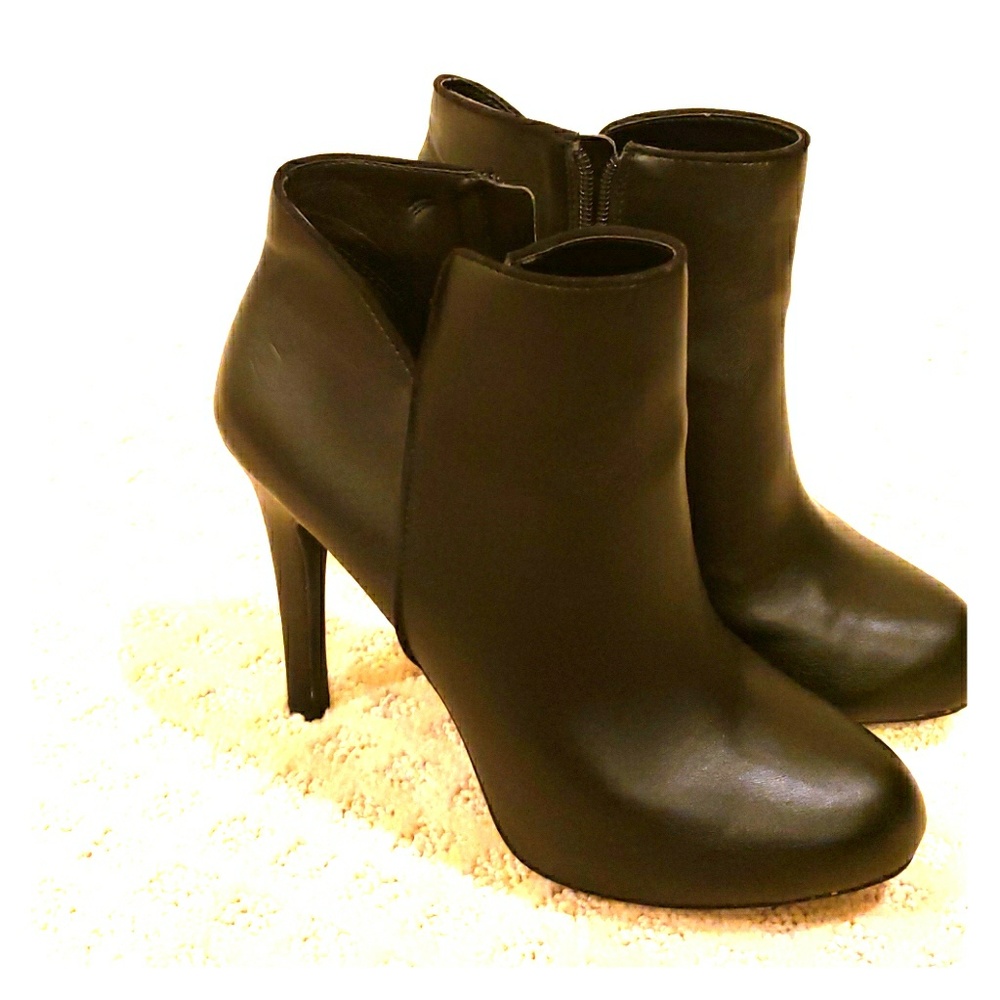 Jessica Simpson Aaren Booties